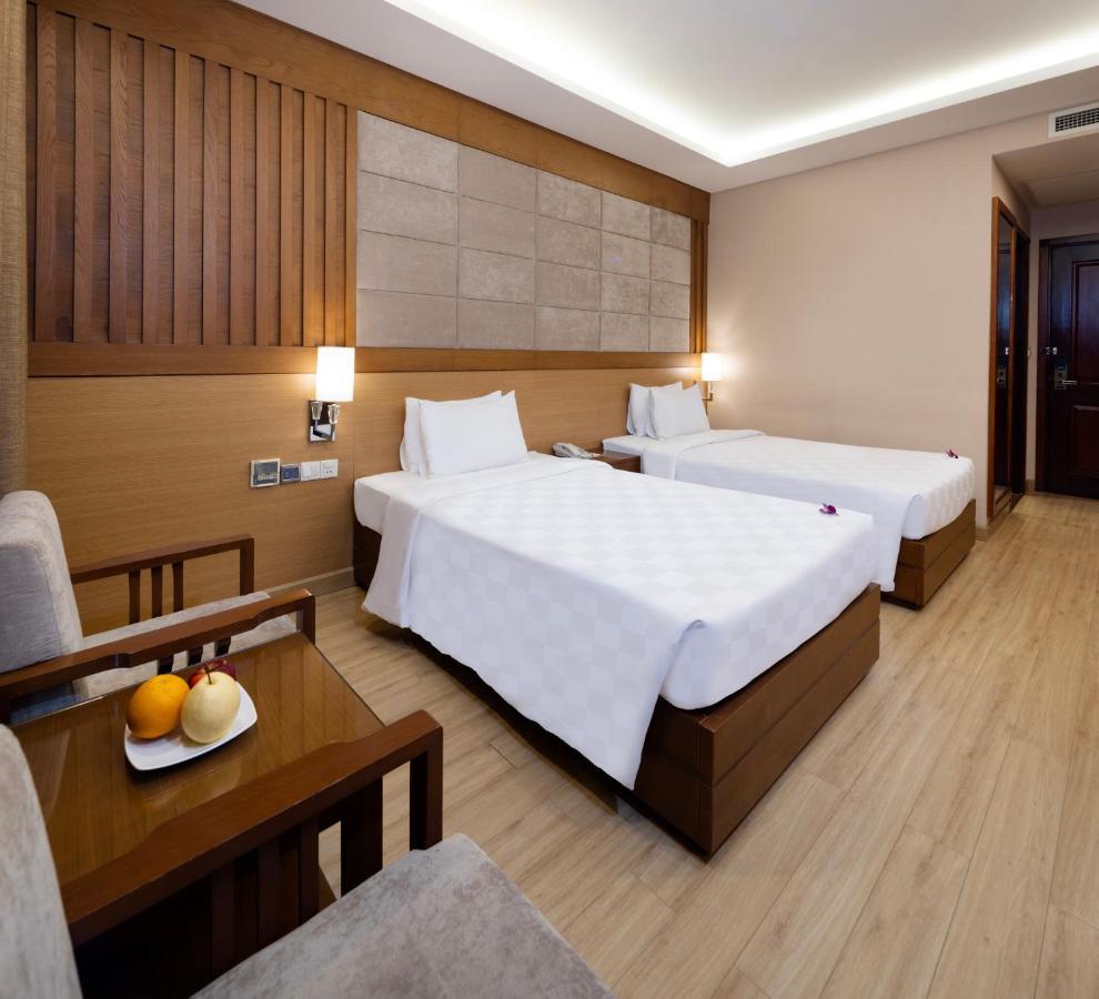 Premium Deluxe Twin Room Window Minibar