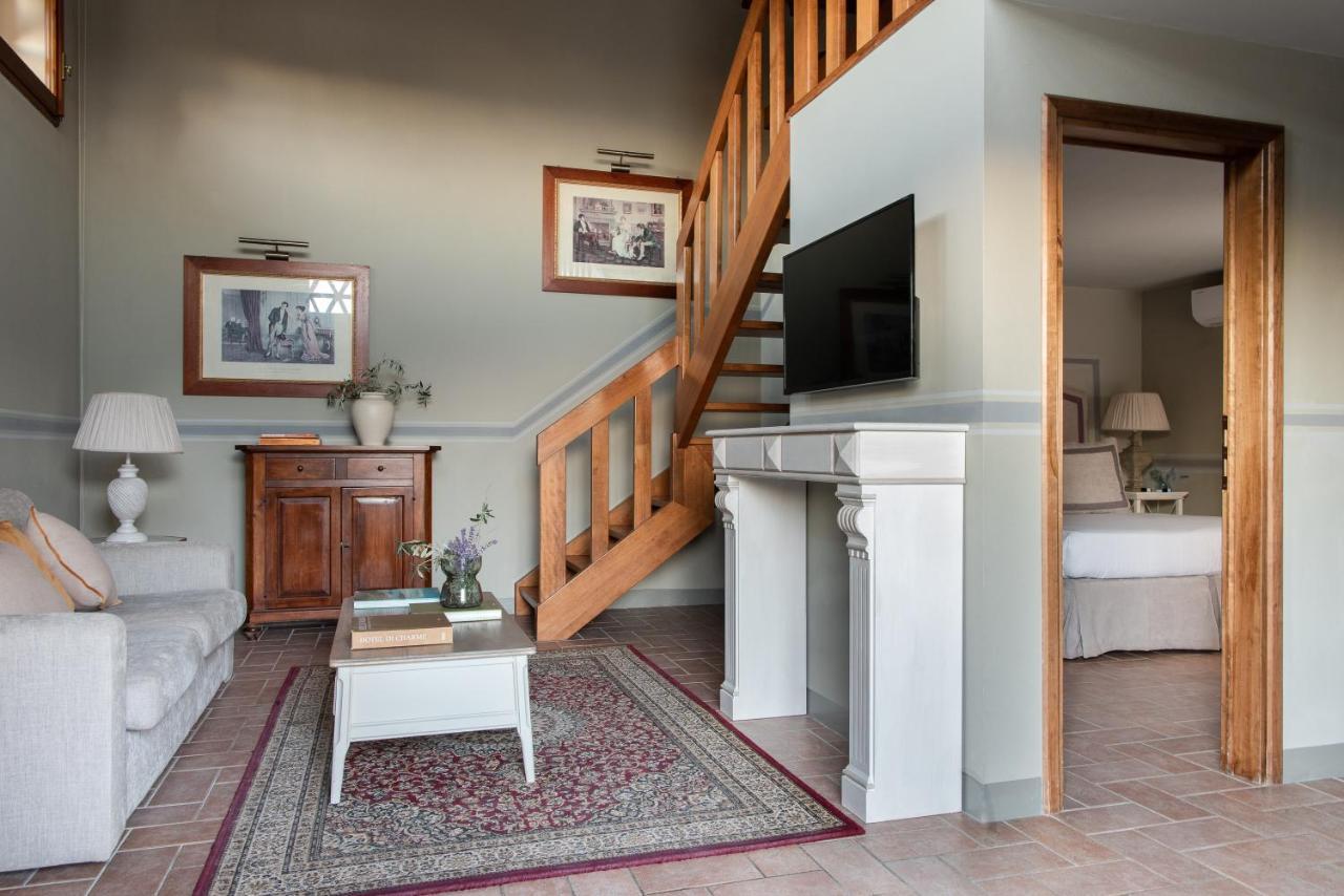Villa with Private Pool,1323856681:JPEG