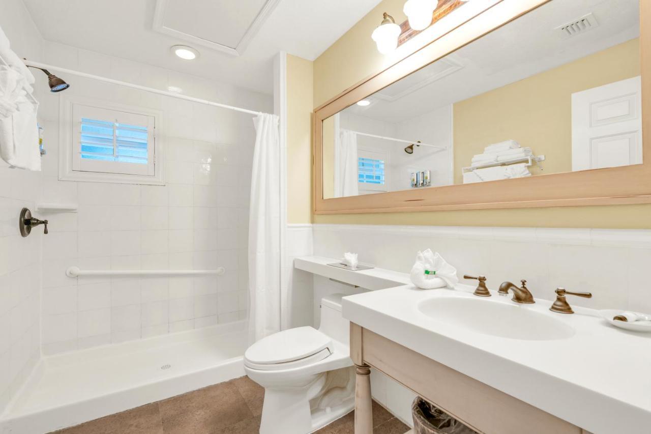 King Studio Suite with Balcony and Ocean View, Non-Smoking,1326635071:JPEG