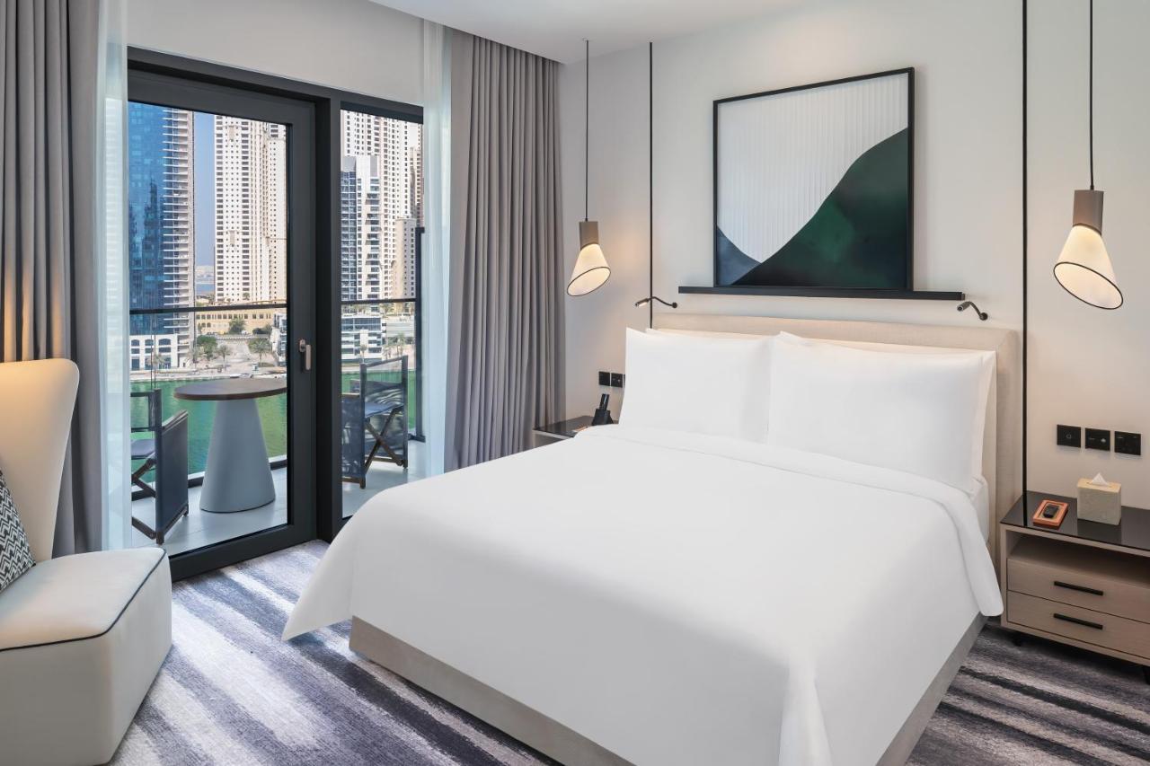 Marina View Deluxe Suite Private Balcony
