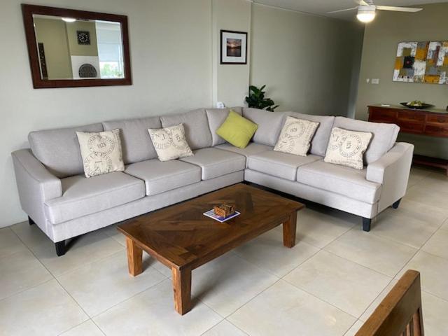 Three-Bedroom Apartment Apartment 15,736560619:JPEG