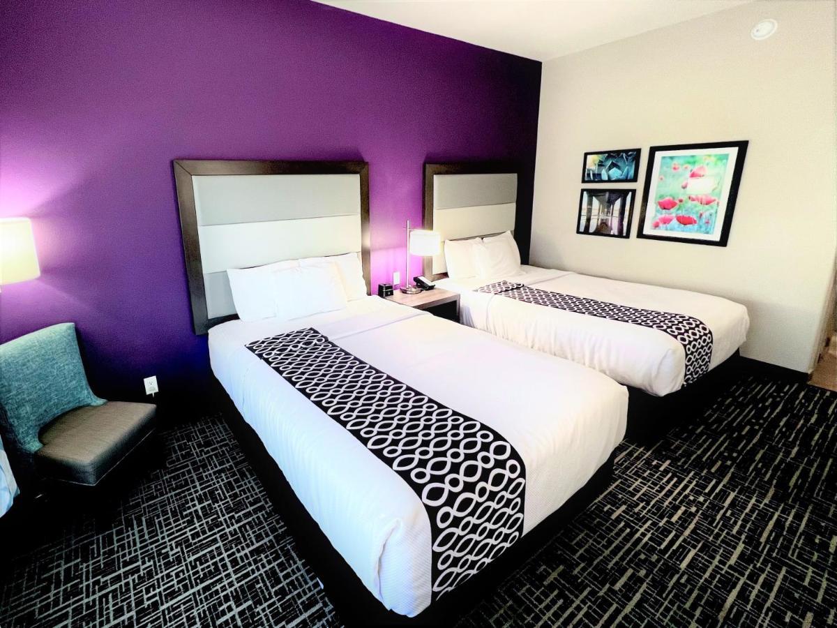 Deluxe Queen Room with Two Queen Beds