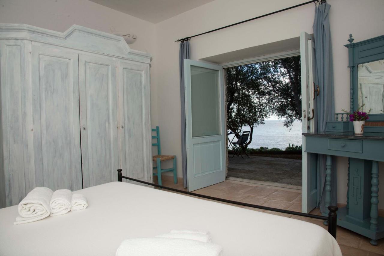 Deluxe Suite Sea View Private Garden