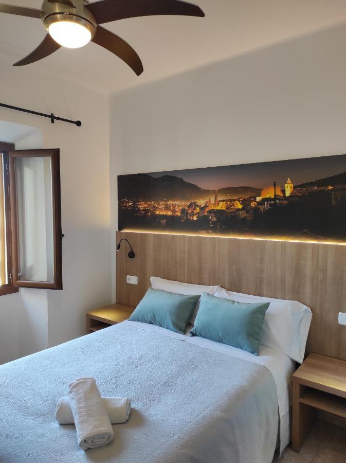 Double or Twin Room with Private Bathroom