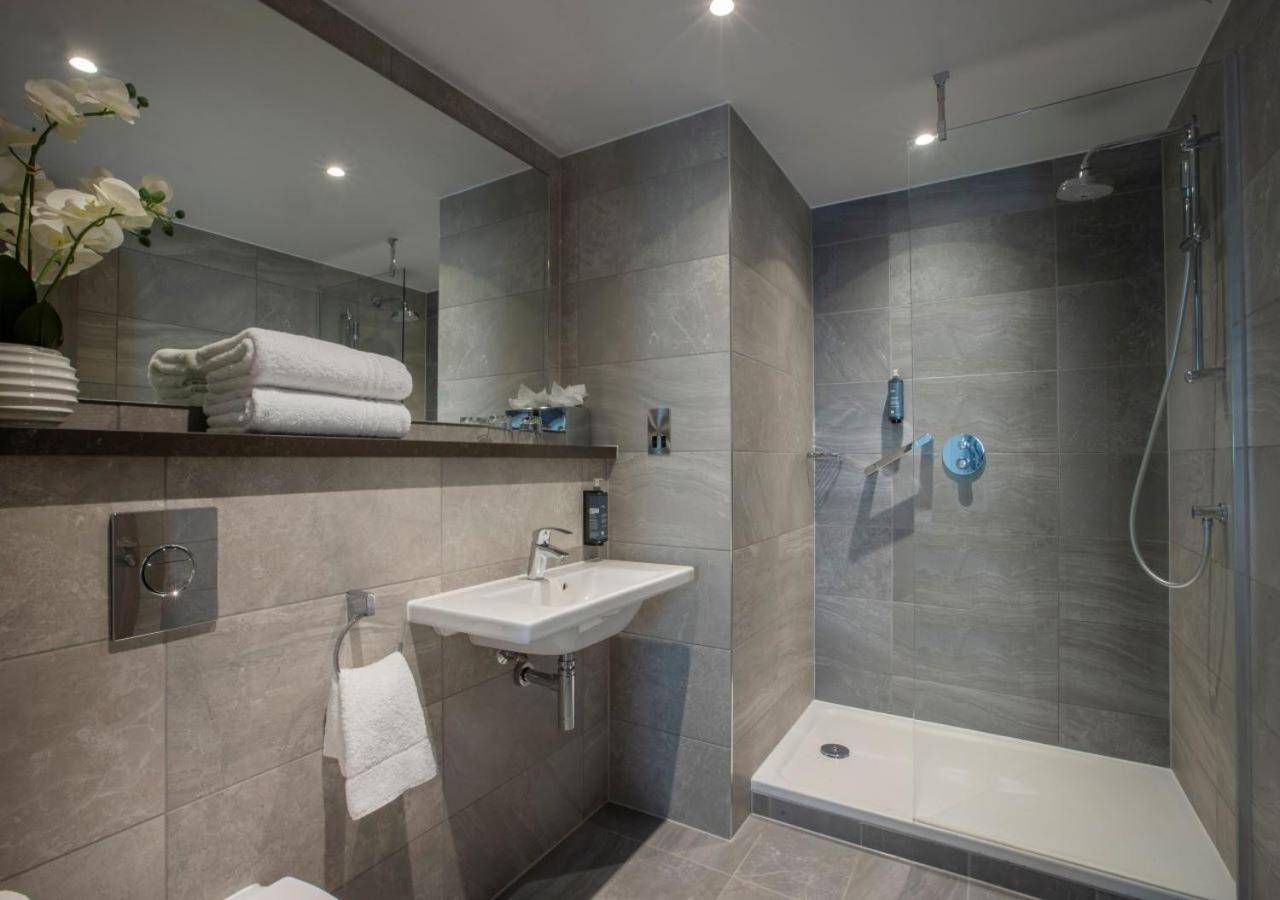 Deluxe Double Single Room