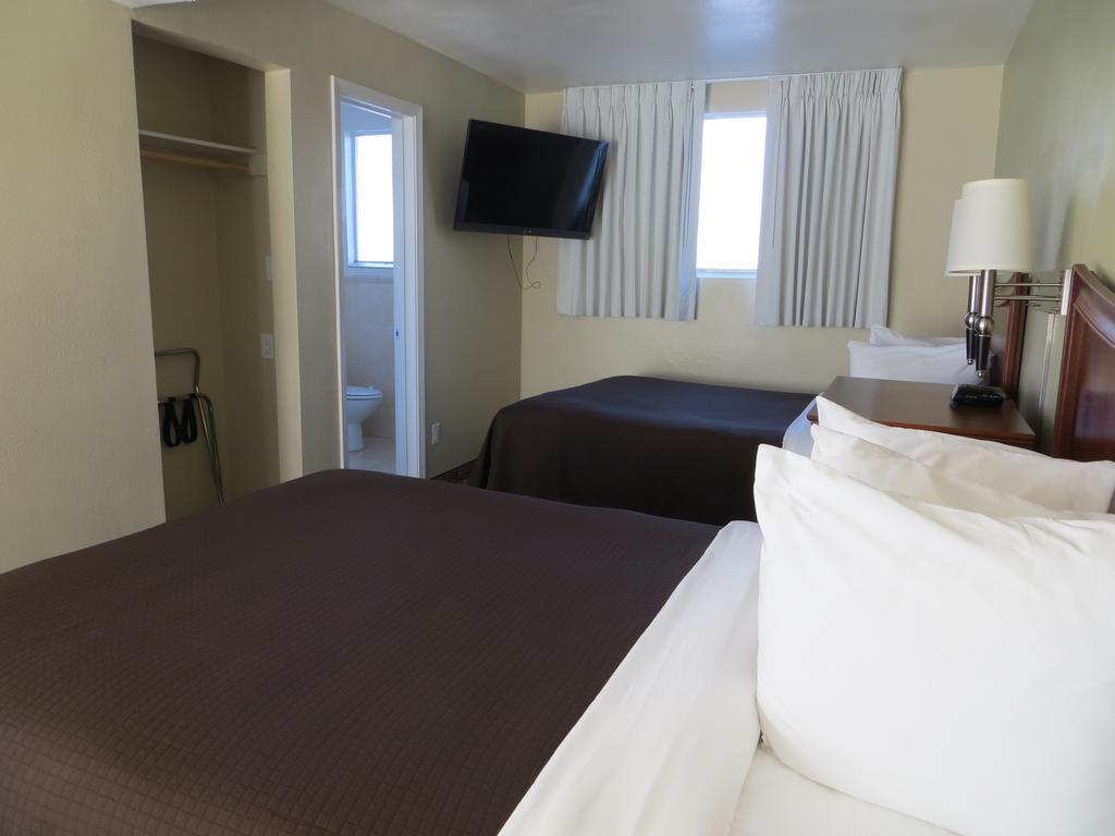 Queen Room with Two Queen Beds,154066246:JPEG