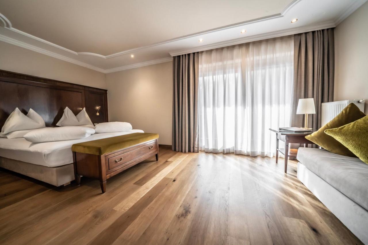 Deluxe Double Room,1648254326:JPEG