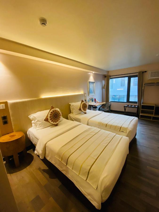 Deluxe King Bed,1549217287:JPEG