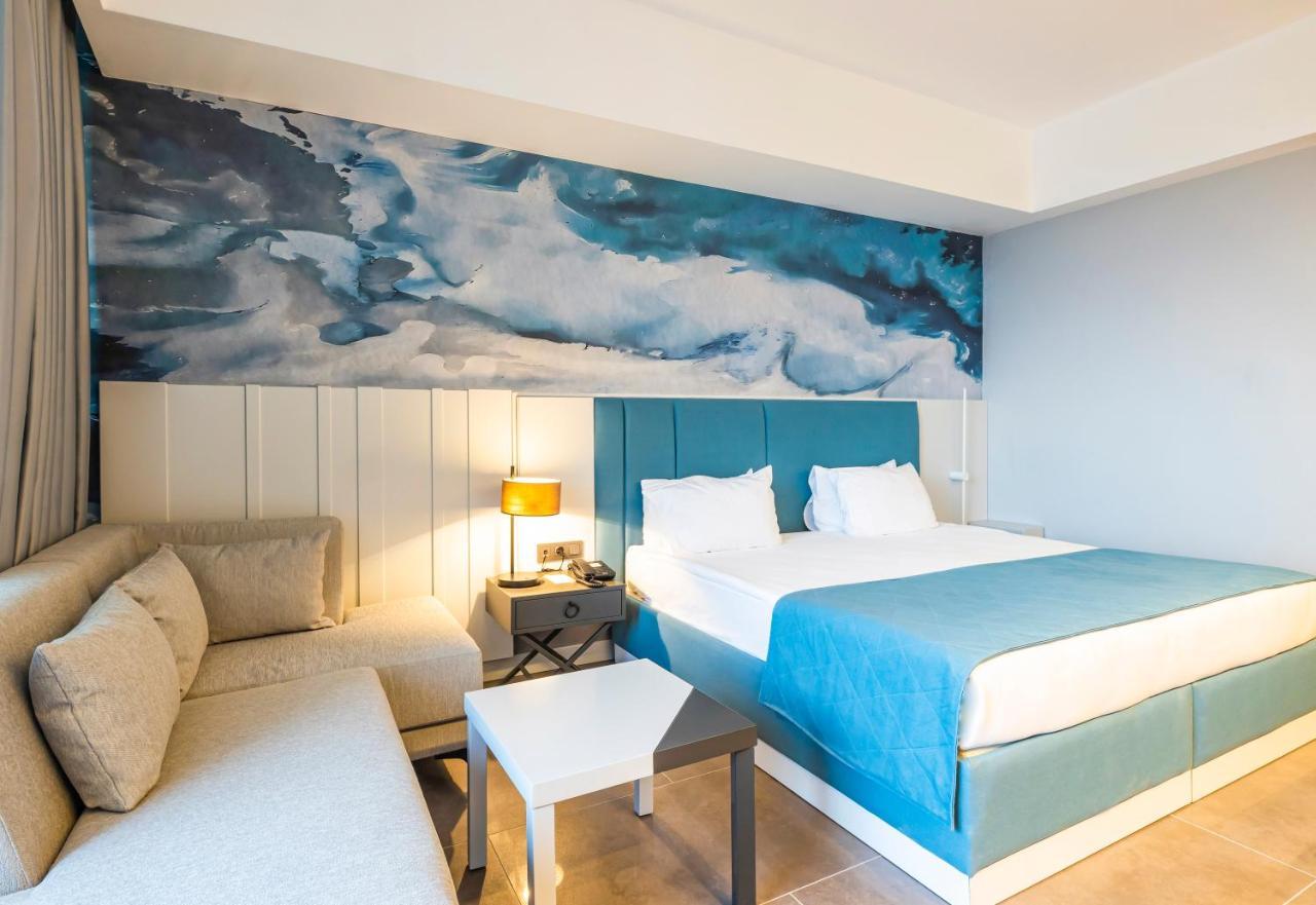 Tweepersoonskamer met 1 of 2 Bedden en Zijdelings Uitzicht op Zee