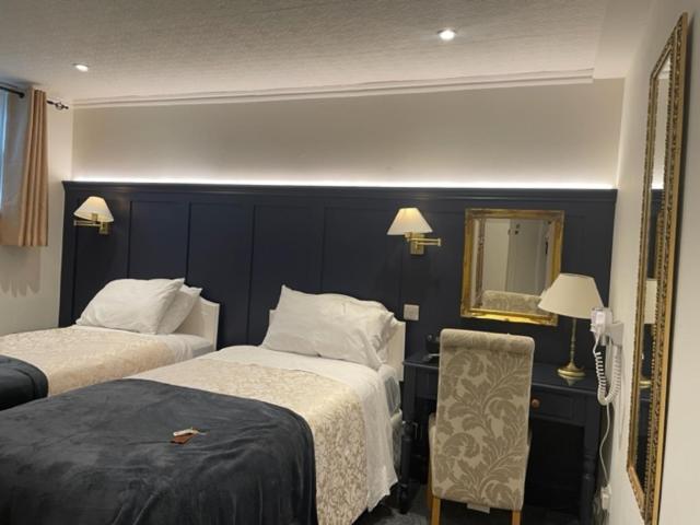 Small Semi-Basement Twin Room