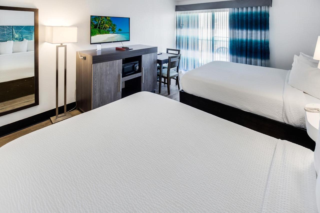 Queen Room Two Queen Beds Partial Ocean View Non-Smoking