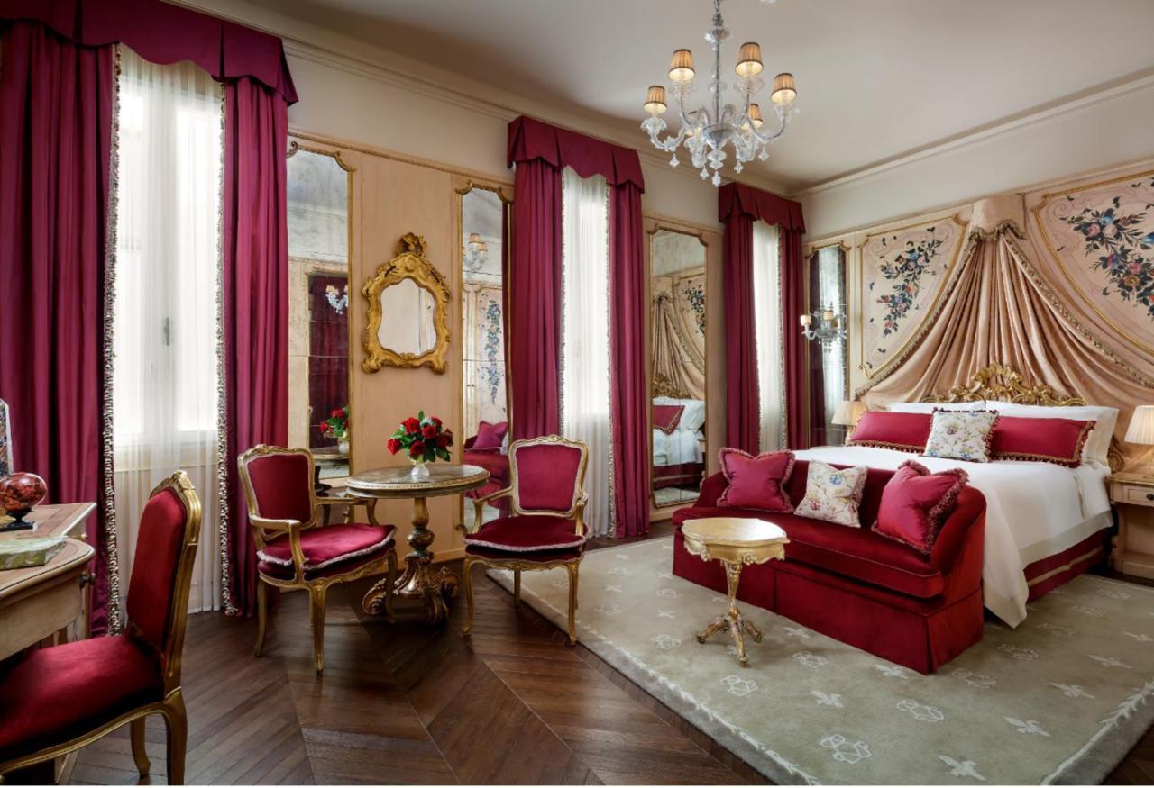 Venetian Guest room 1 Queen