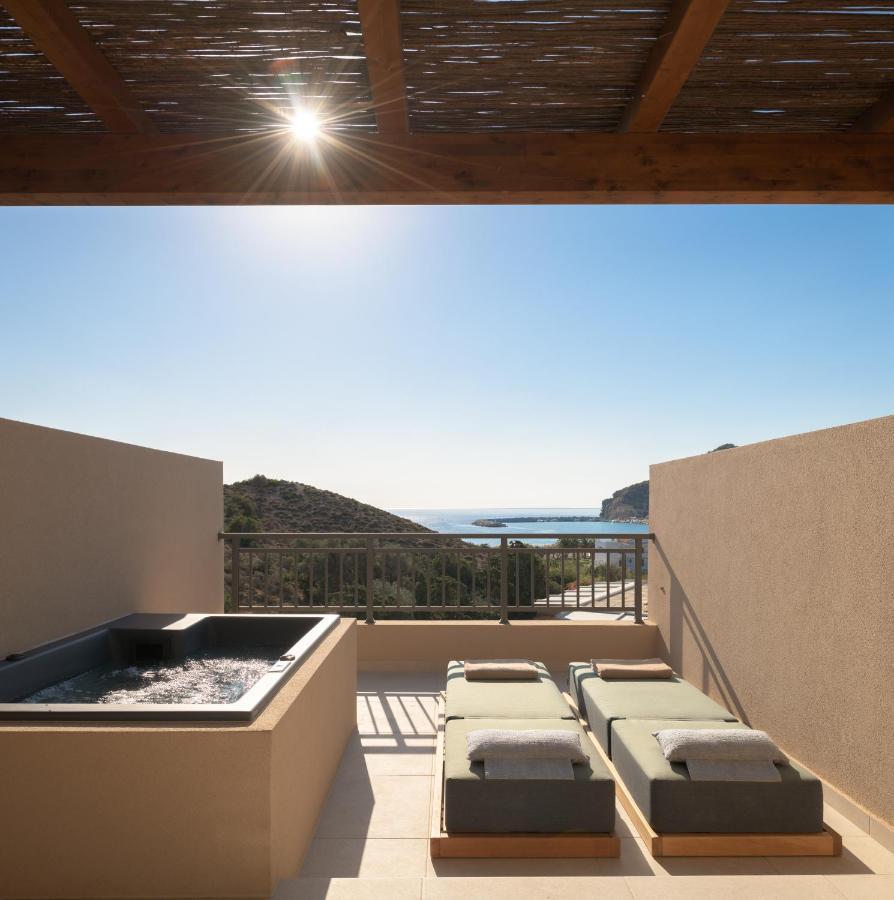 Superior Panoramic Sea view Hot Tub min Age 8 Years Old