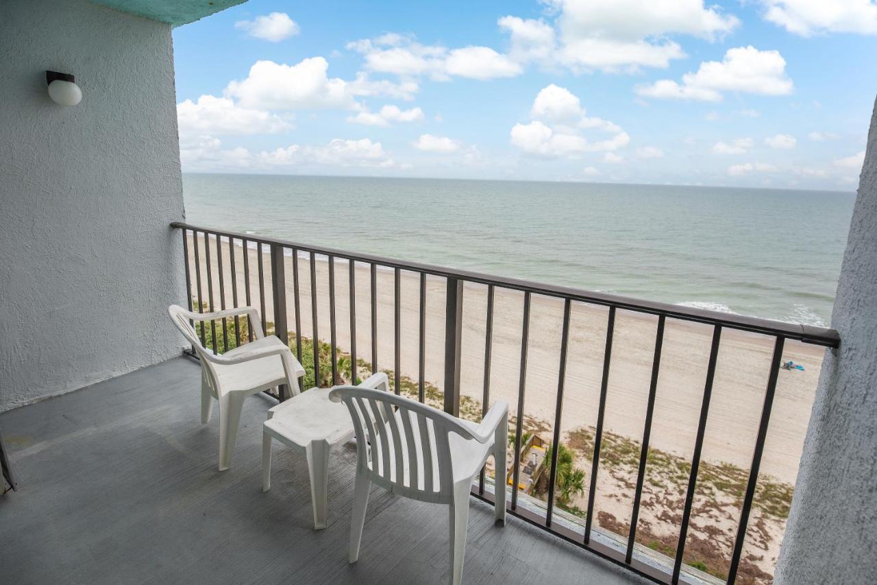 Queen Room Ocean Front Non-Smoking