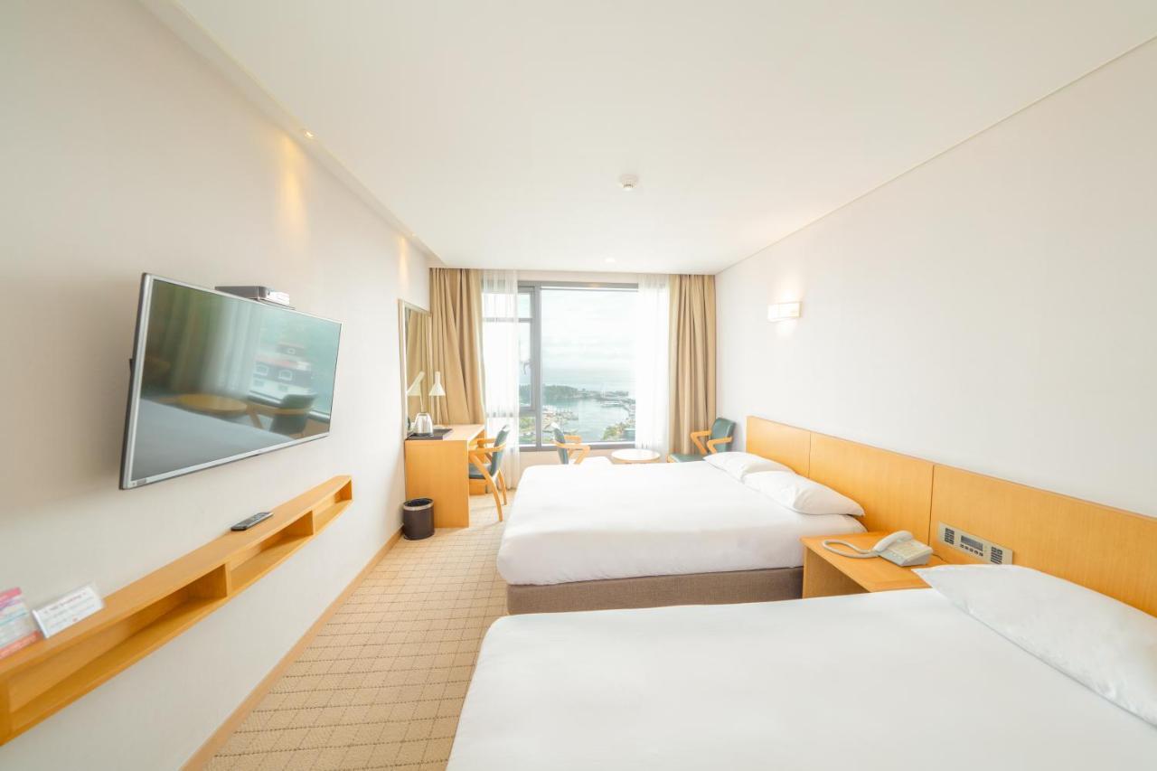 Deluxe Twin Room with Sea View