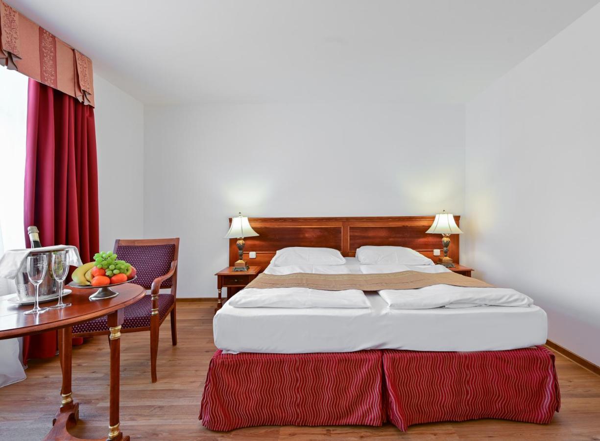 Deluxe Room with Balcony,1381107161:JPEG