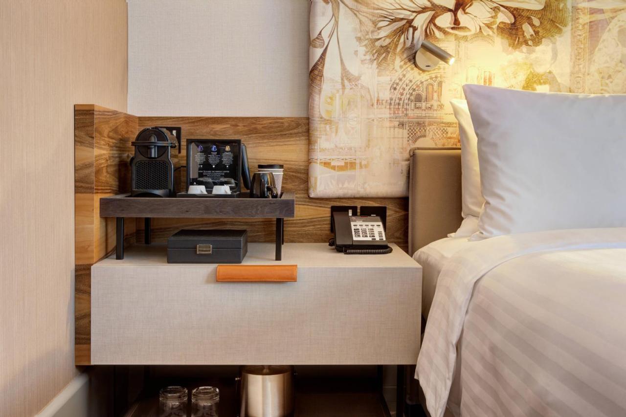 Superior Deluxe Queen Guest Room High Floor