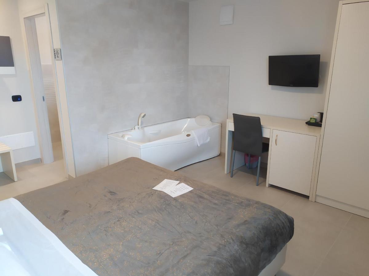 Double Room Spa Bath