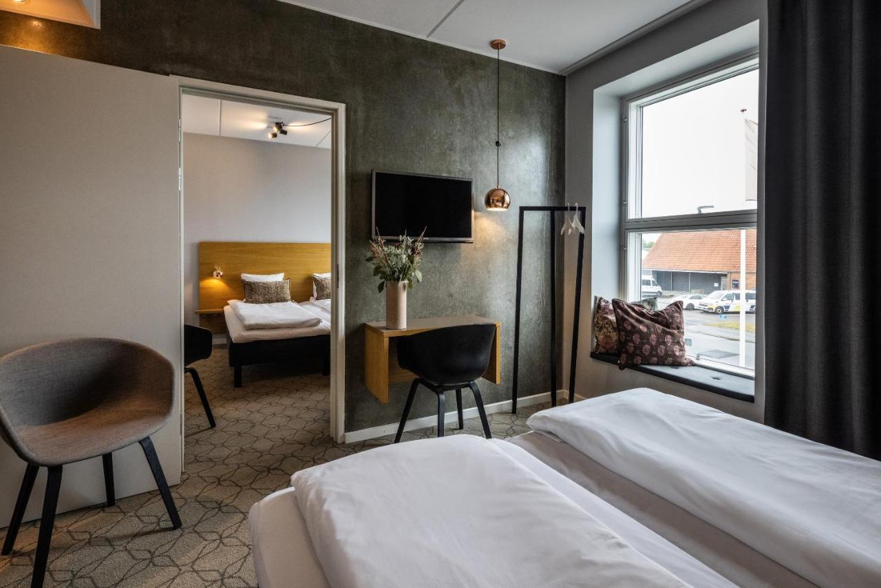 Two Connecting Double Rooms
