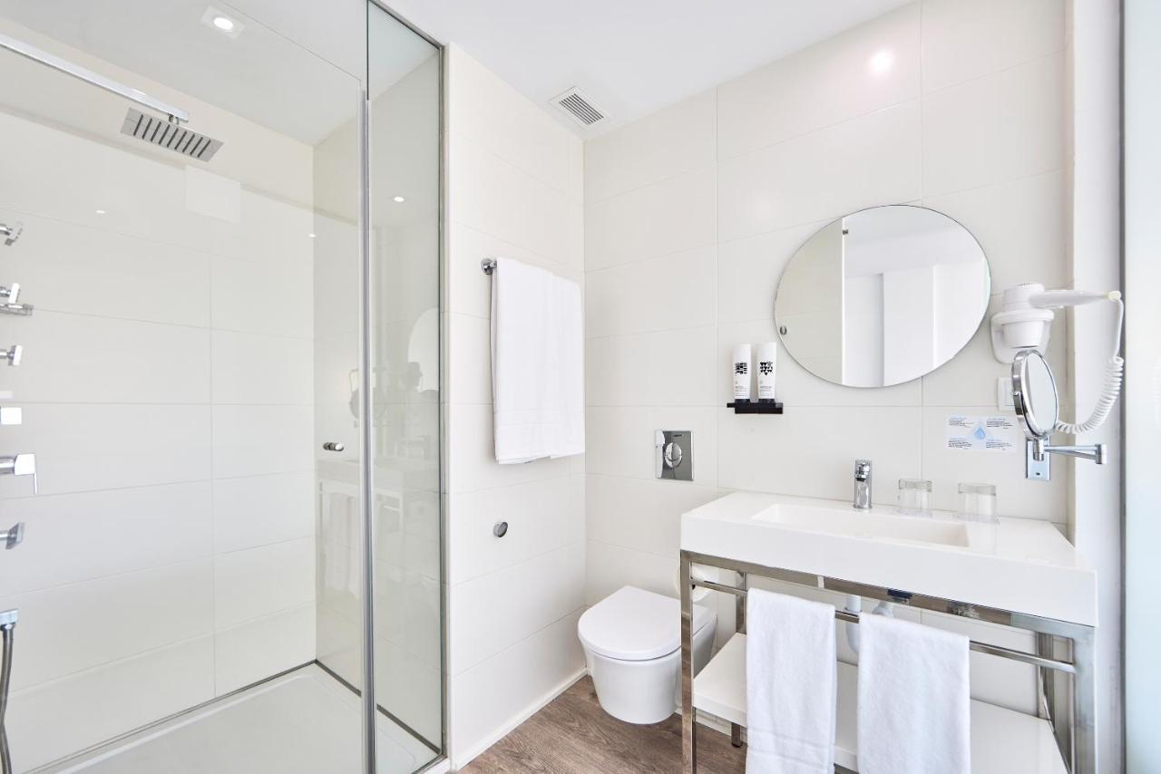 Deluxe Double Room,1397419610:JPEG
