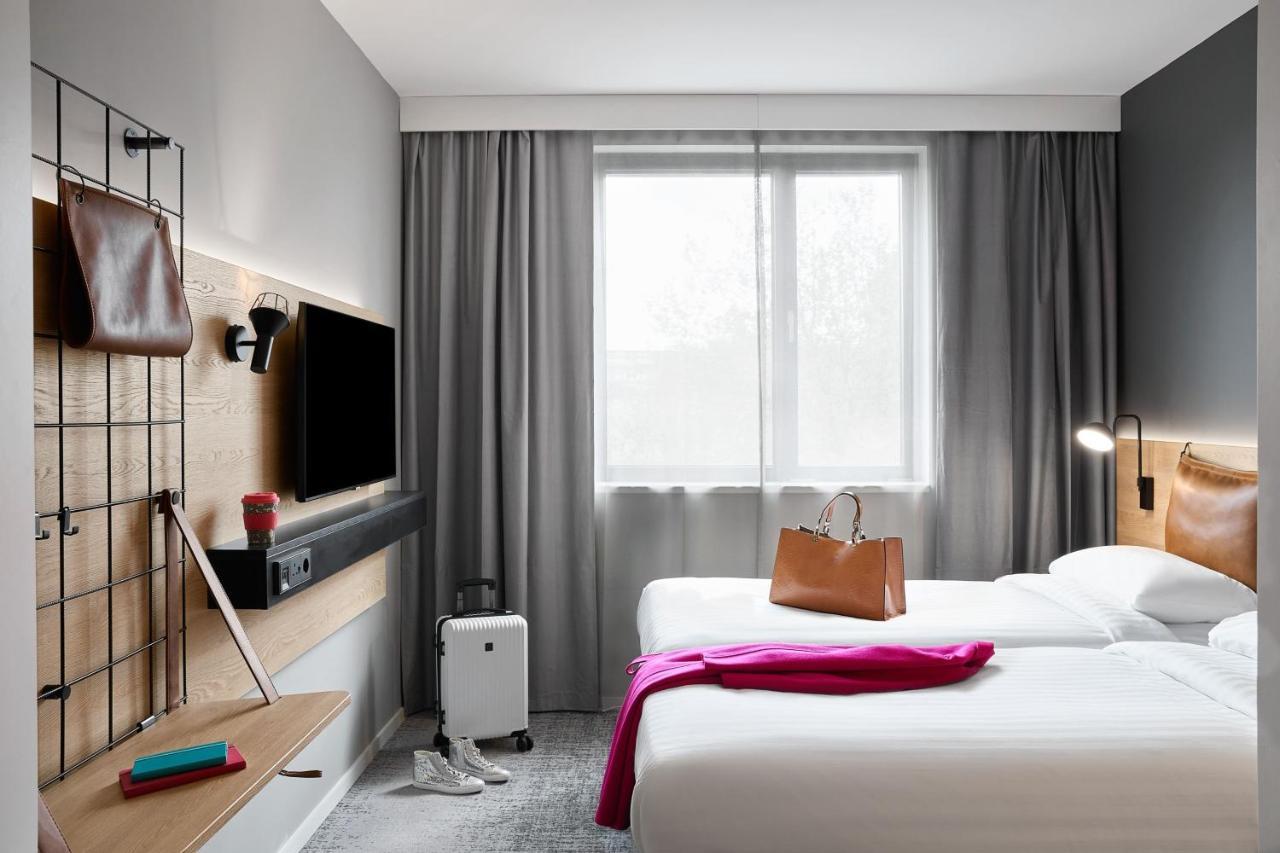 Moxy Twin Room,1403036816:JPEG