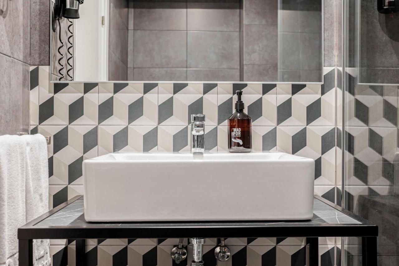 Small Double Room,1405626962:JPEG