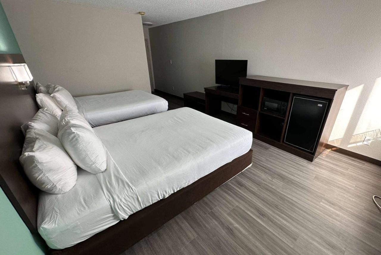 Two Queen Beds 2nd Floor No Elevator Non-Smoking Stairs Access Only