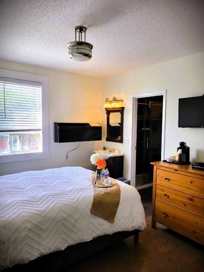 Queen Room,1407434270:JPEG