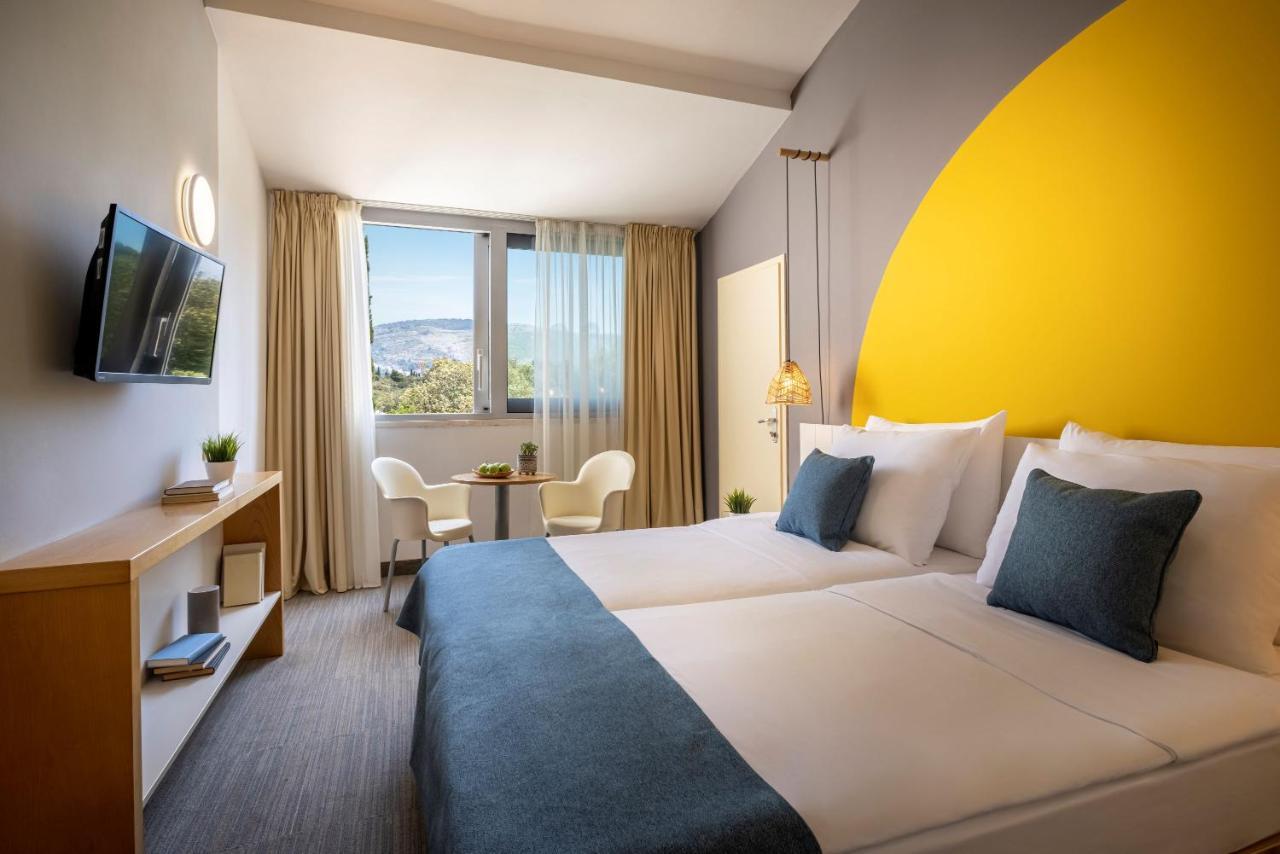 Special Offer - Standard Double Room with Park View and Day Trip