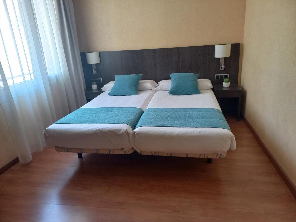 Double or Twin Room Private Bathroom