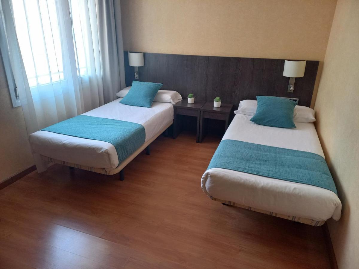 Double or Twin Room Private Bathroom