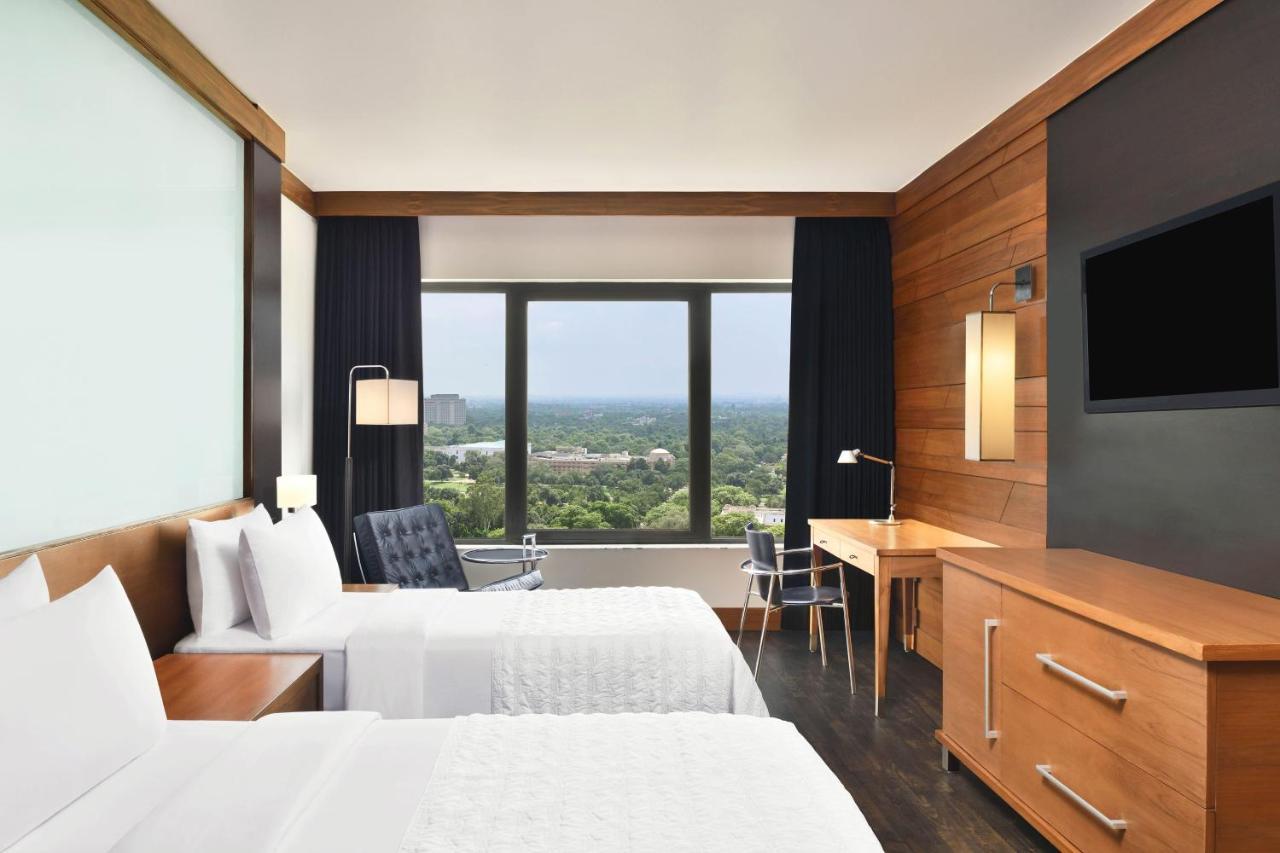 Club Room Twin 2 way Airport Transfer Access to club lounge including Hi-Tea from 3-5 pm Happy Hours from 6-8 pm