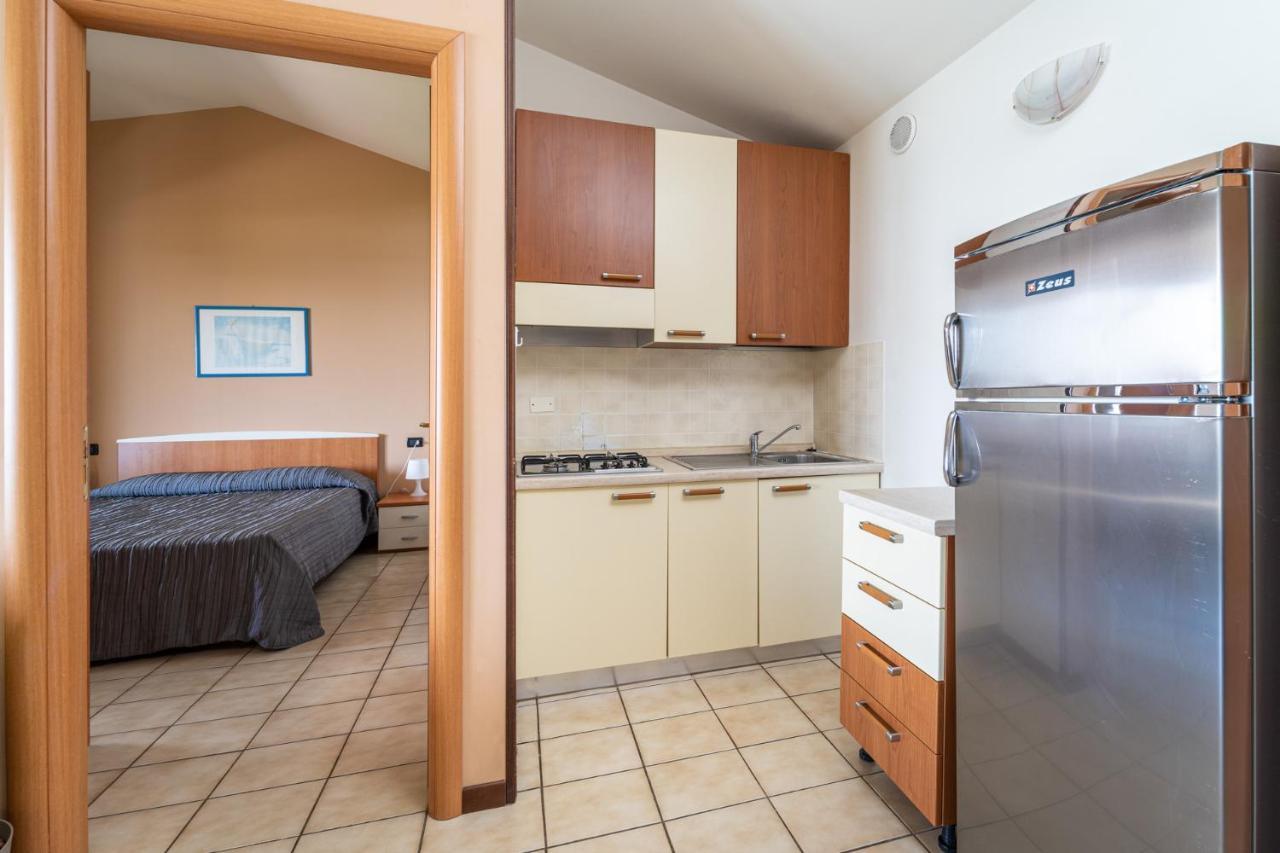 One-Bedroom Apartment Lake View