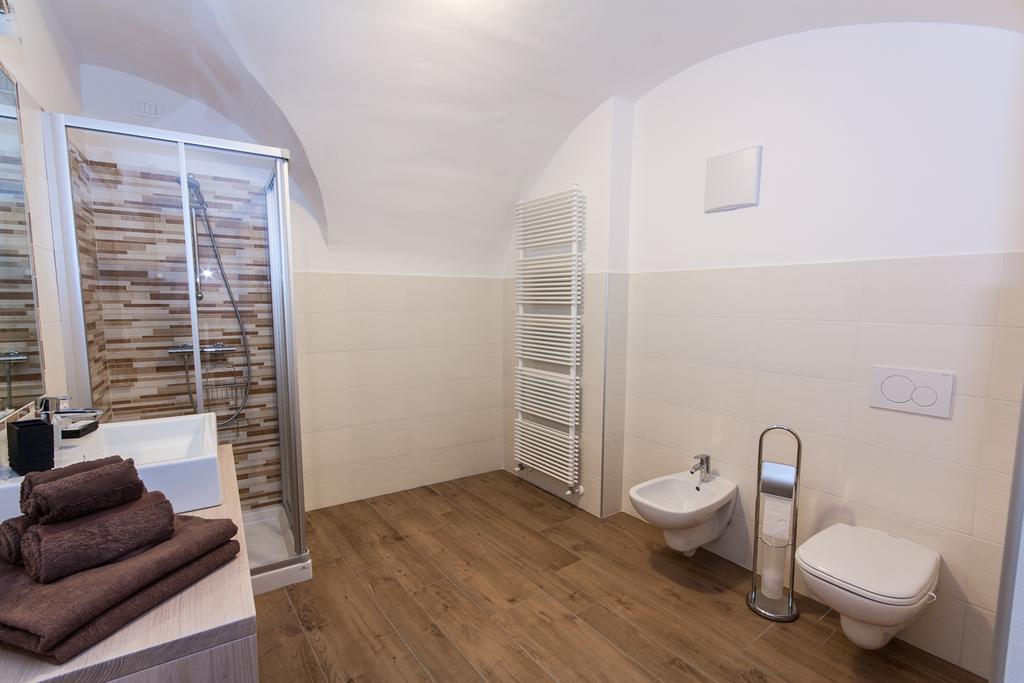 Family Room Private Bathroom