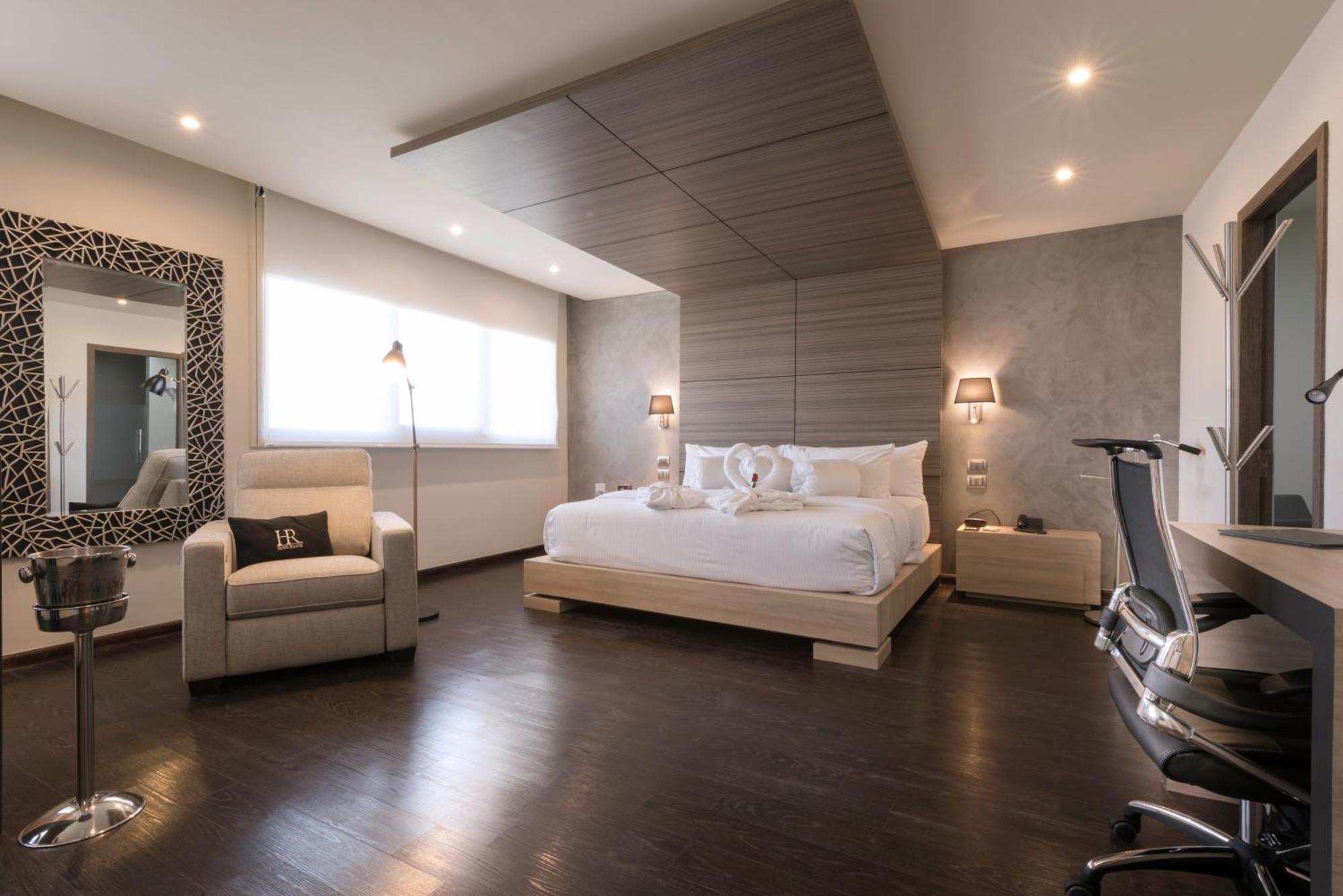 King Suite,1588061903:JPEG