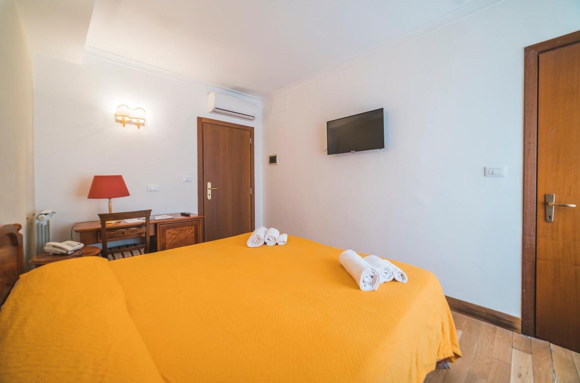 Classic Double Room