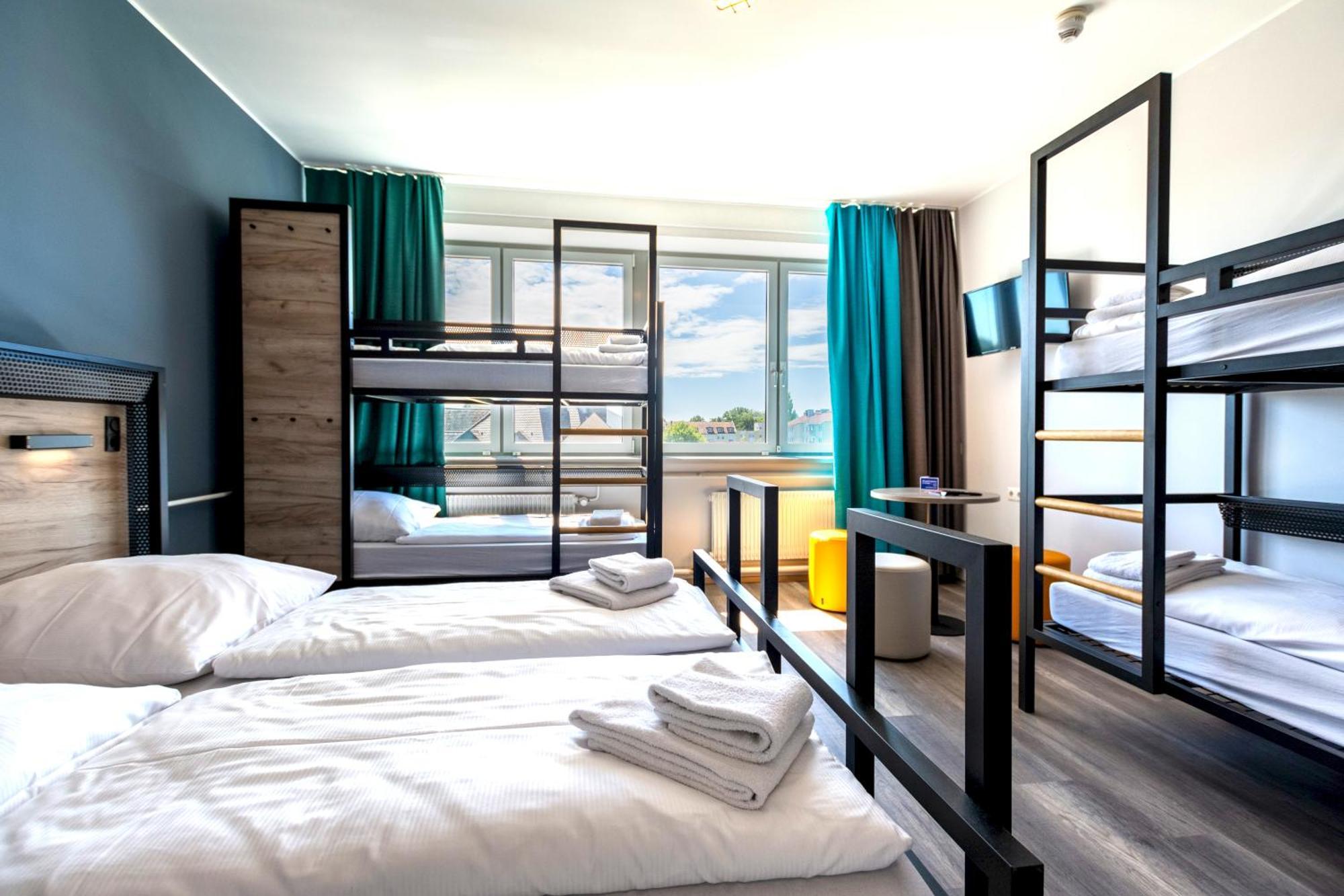 Six-Bed Room,1435782727:JPEG