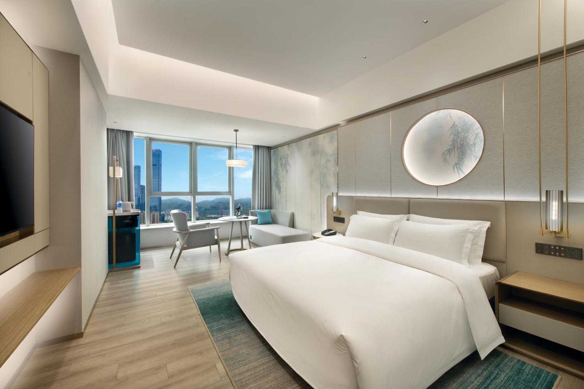 Deluxe Queen Room