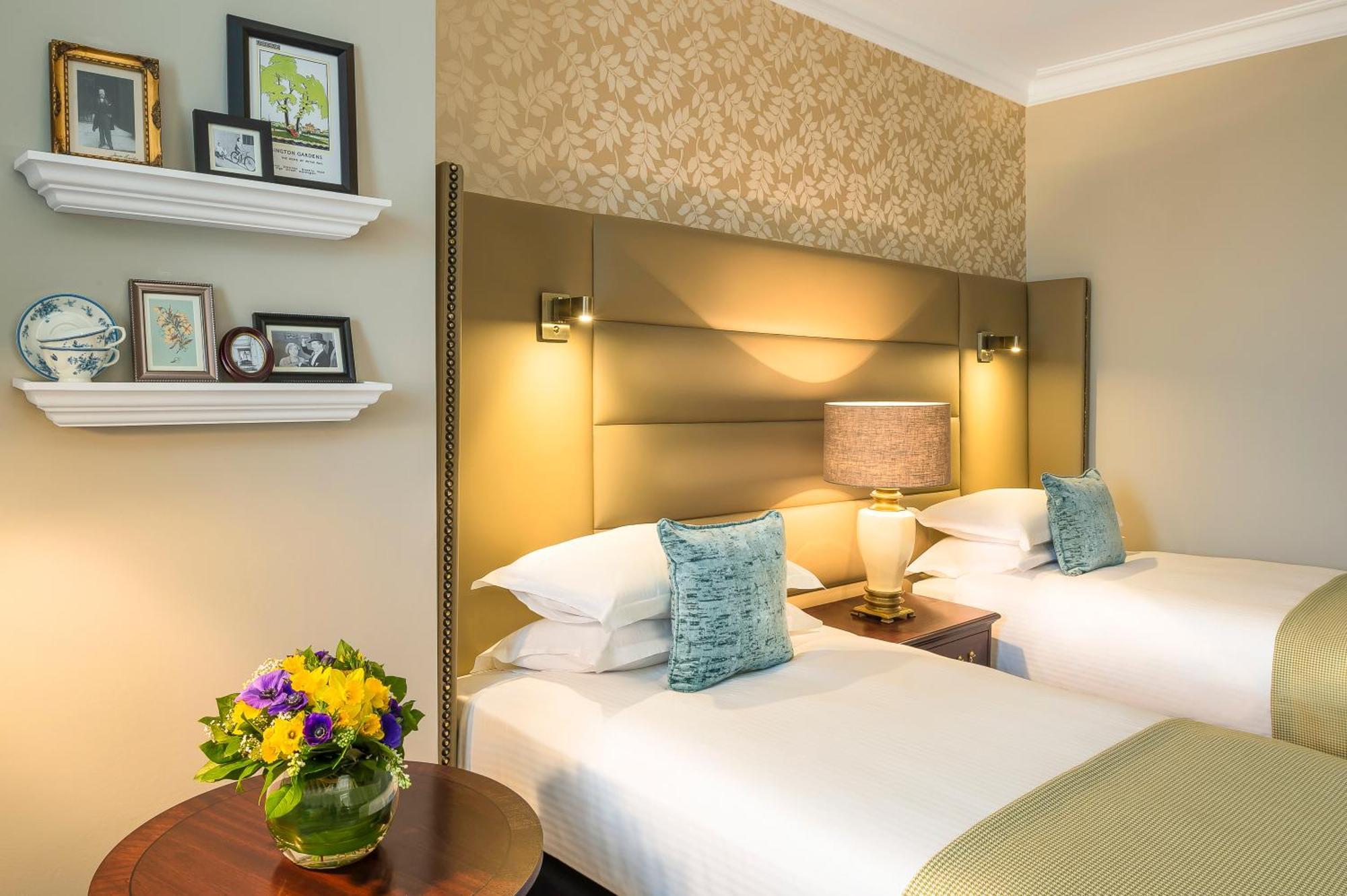 Deluxe Room Two Single Beds