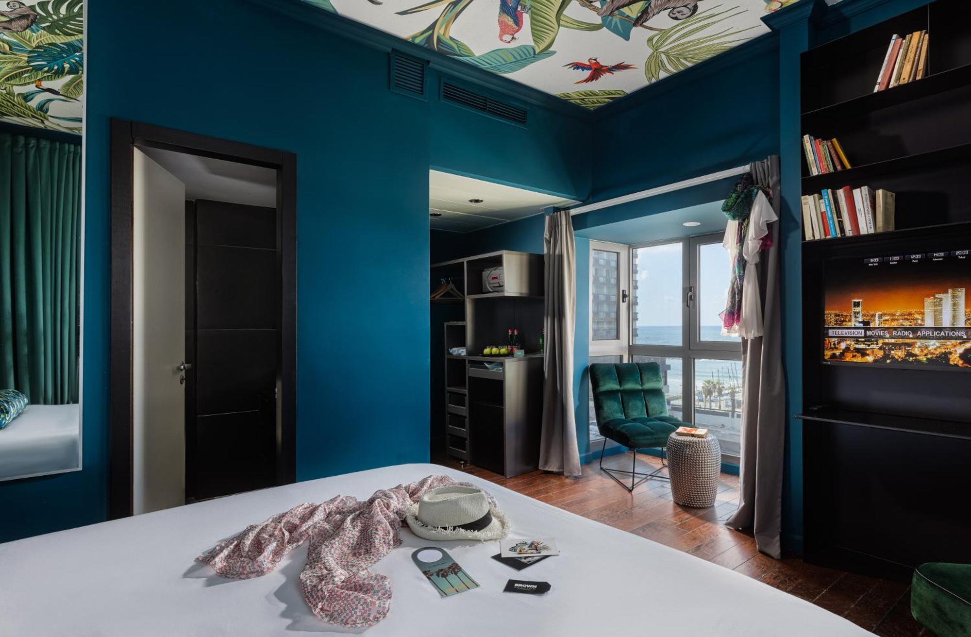 Deluxe Double or Triple Sea Views