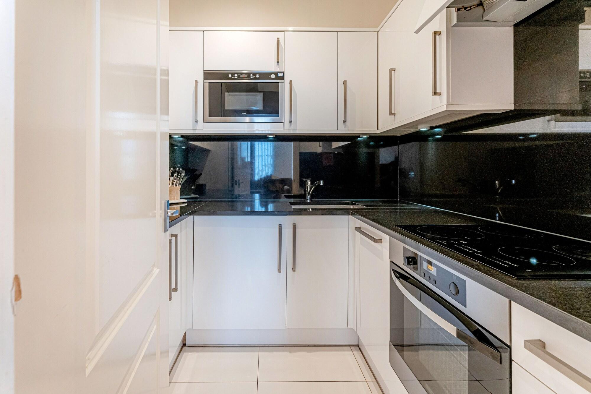 Deluxe Two-Bedroom Apartment
