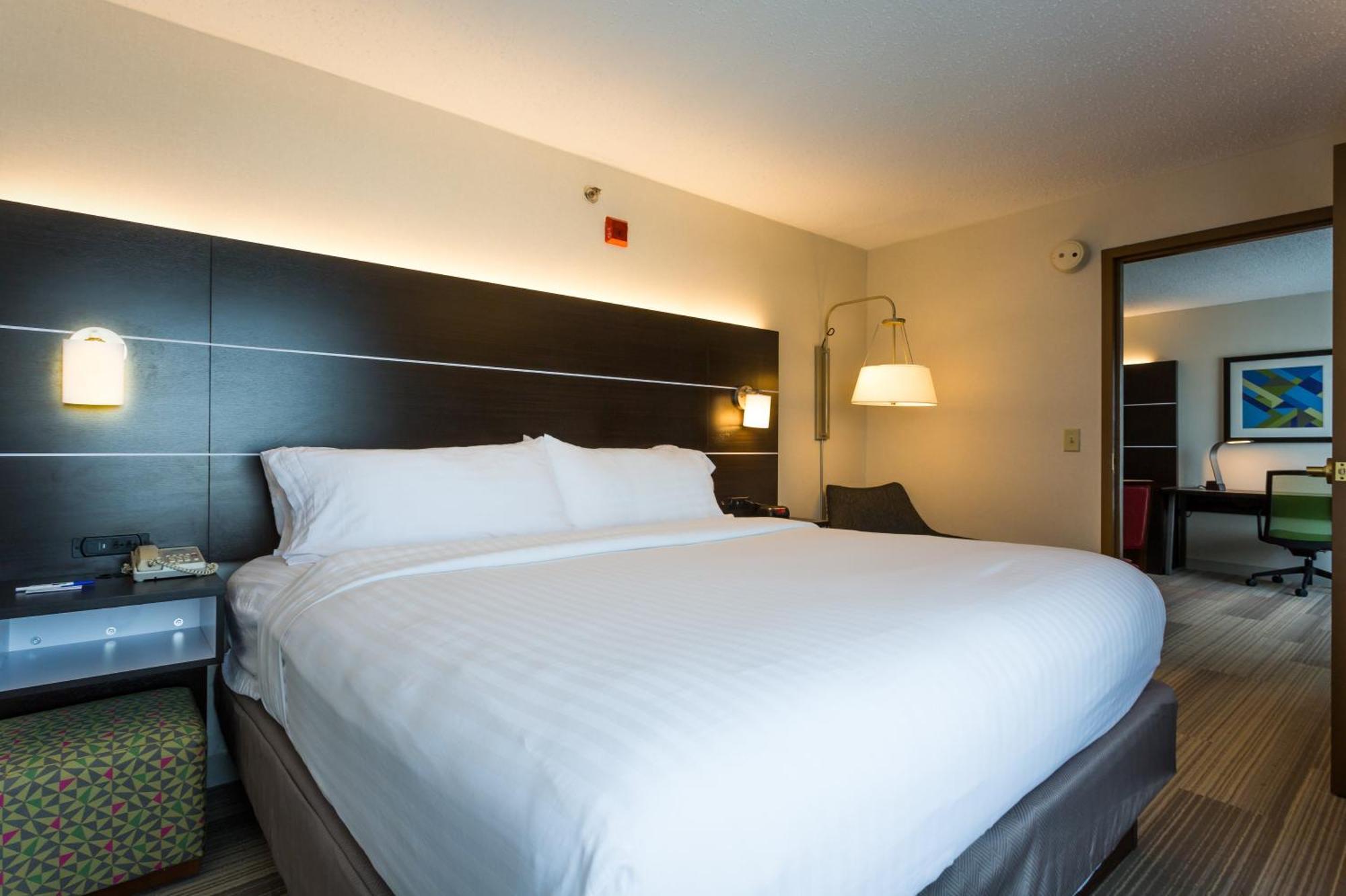One-Bedroom King Suite