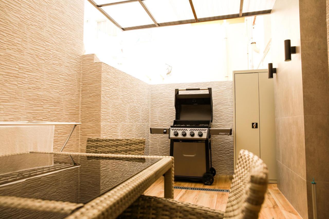 Deluxe Double Room Shower