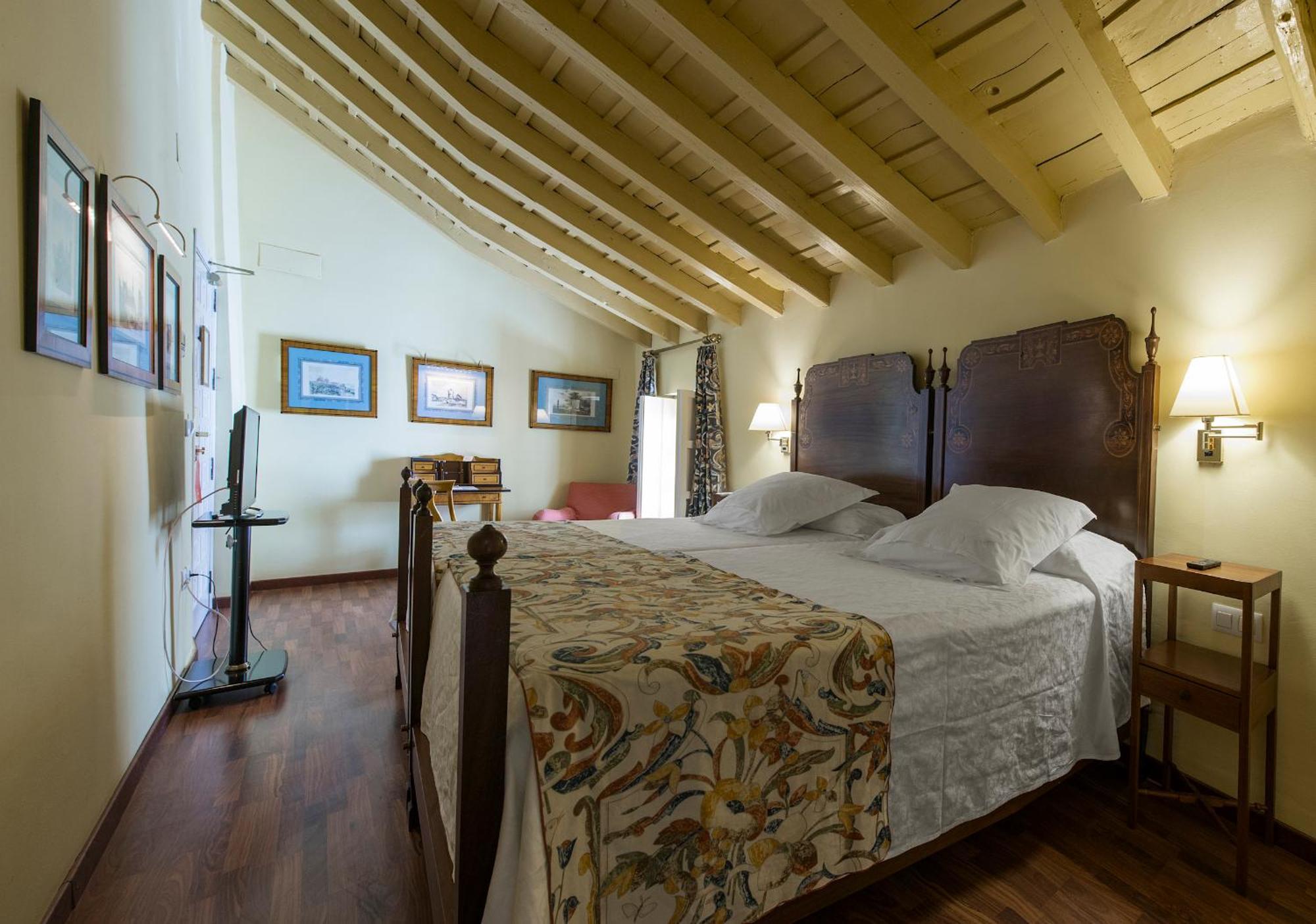 Basic Double Room