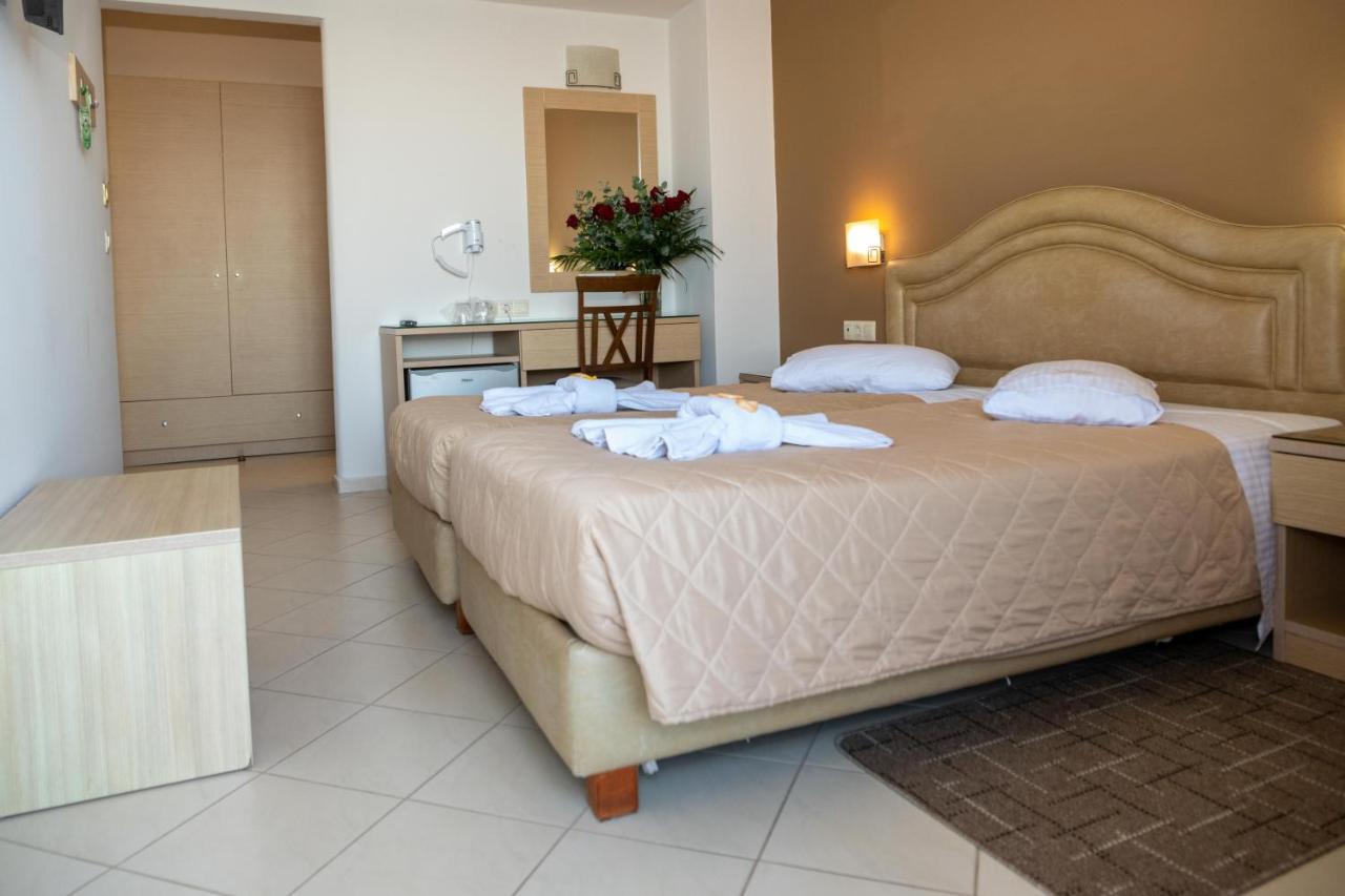 Double or Twin Room Sea View