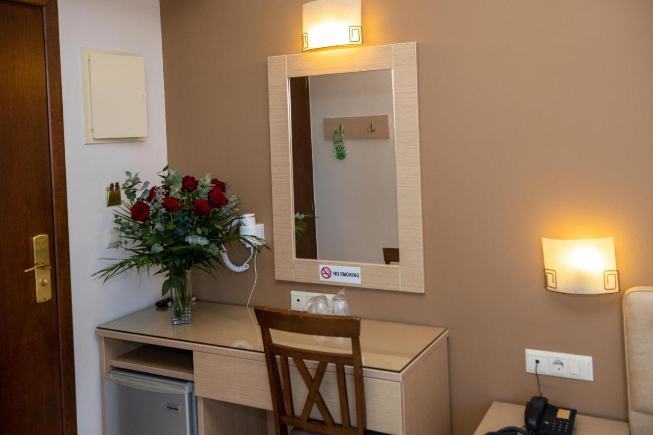 Double or Twin Room Sea View