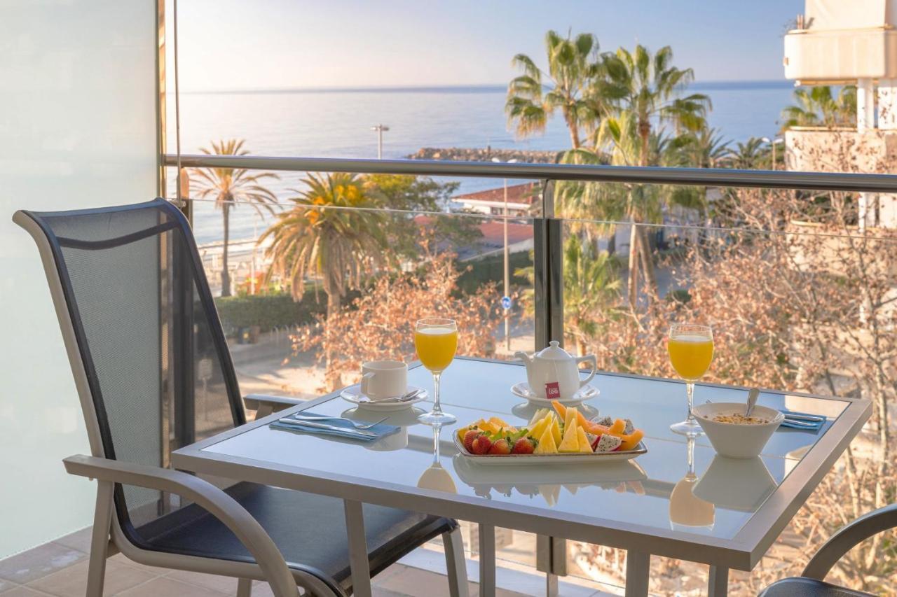 Standard Twin Room Partial Sea View
