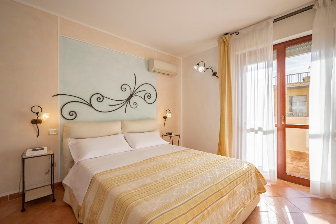 One-Bedroom Apartment with Balcony