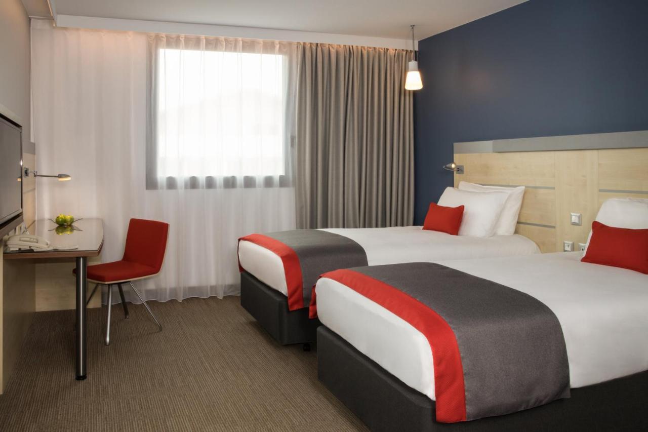 Standard Twin Room with Free Breakfast,1498740241:JPEG