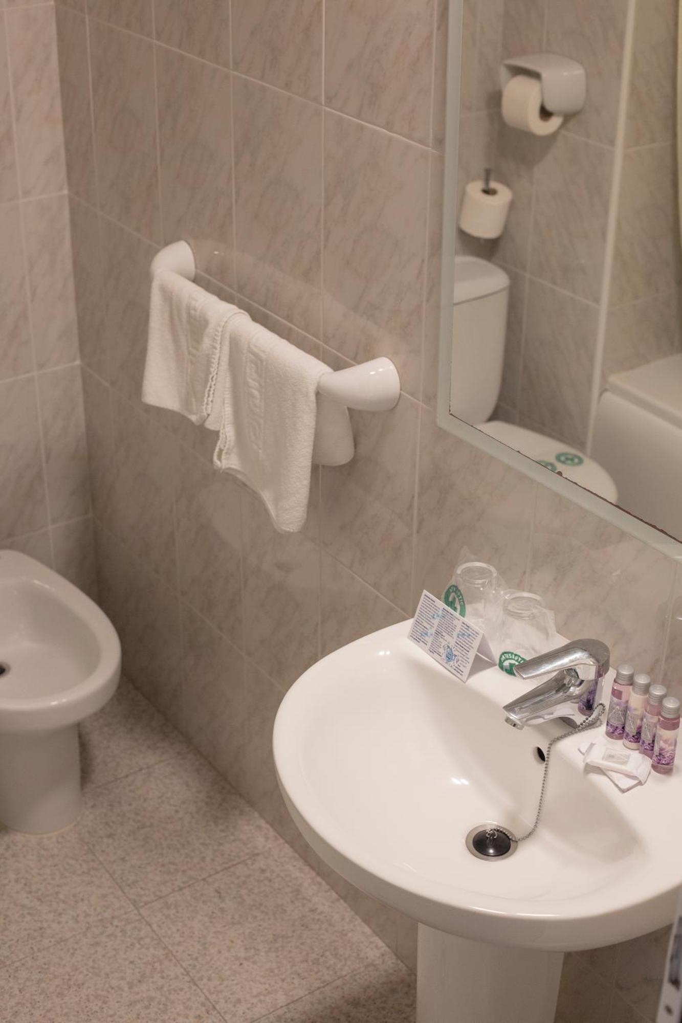 Basic Twin Room